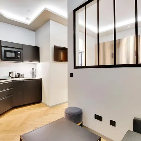 Pick A Flat's In Champs-elysees - Rue Marbeuf