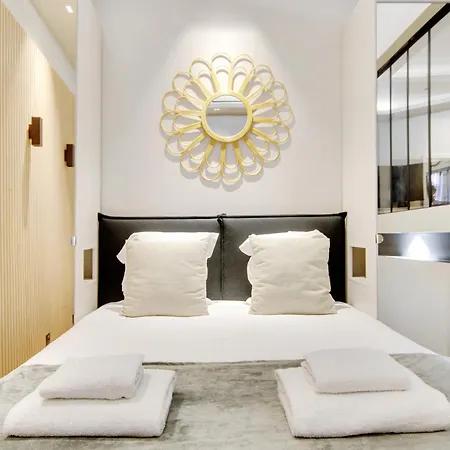 Apartment Pick A Flat's In Champs-elysees - Rue Marbeuf Paris