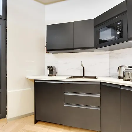 Pick A Flat's In Champs-elysees - Rue Marbeuf