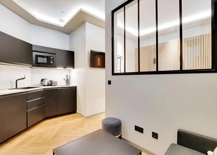 Pick A Flat's In Champs-elysees - Rue Marbeuf